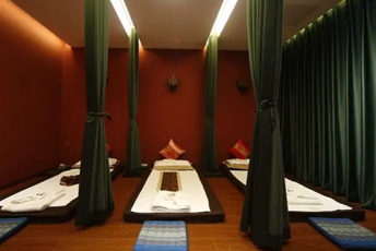 长沙芙蓉泰式按摩的被动瑜伽：当身体被折叠成诗